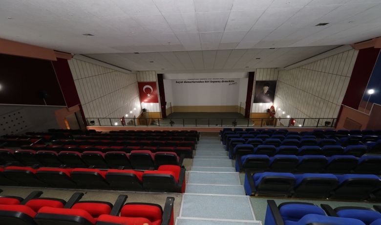 Bafra Belediyesi KültürVe Sanat Merkezi Yenileniyor - Samsun’un Bafra ilçesinde kültür ve sanat etkinliklerine ev sahipliği yapan Bafra Belediyesi Kültür ve Sanat Merkezinde başlatılan çok yönlü tadilat çalışmalarında sona yaklaşıldı.