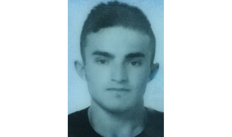 Tarlada Devrilen Traktörün Sürücüsü Hayatını Kaybetti