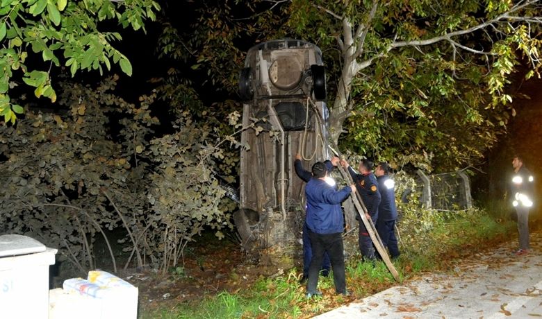 Ağaca Çarpan Otomobil Şaha Kalktı:1 Yaralı - Samsun'un Bafra ilçesinde ağaca çarpan bir otomobil şaha kalktı. Kazada sürücü yaralandı.