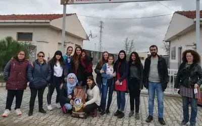 Liselilerden Hayvan Barınağına Mama Desteği