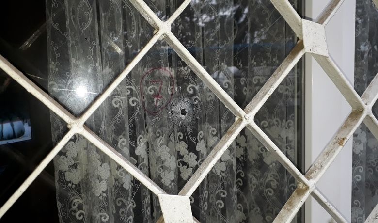 Bafra'da Ev Kurşunladı - Samsun’un Bafra ilçesinde henüz kimliği belirlenemeyen şahıs tarafından bir eve silahla ateş edildi. Açılan ateş sonucu ölen ya da yaralanan olmadı.