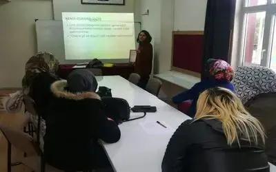 Altınyaprak İlkokulunda Bağımlılık Konulu Anne Semineri