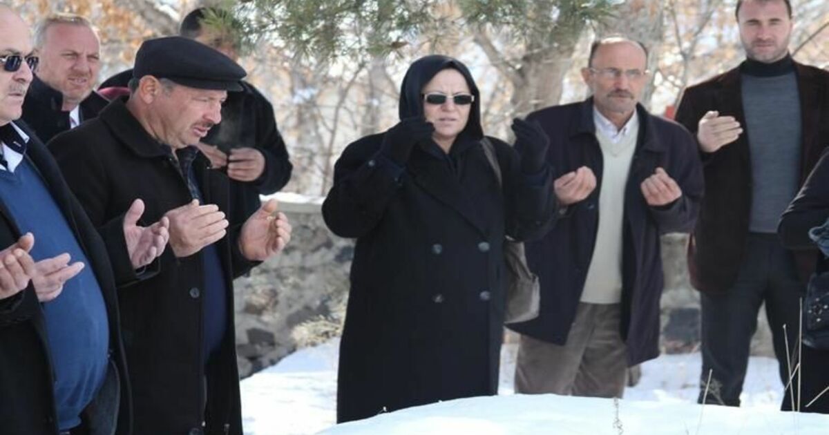 Erzurum’da Patlamada Şehit Olan 65 Asker, 52. Yılda Dualarla Anıldı