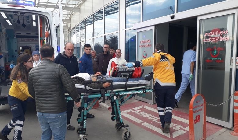 Samsun'da 'Tarla Sürme’ Kavgası: 5 Yaralı - Samsun’un Bafra ilçesinde ‘tarla sürme’ meselesi yüzünden çıkan kavgada 5 kişi yaralandı.