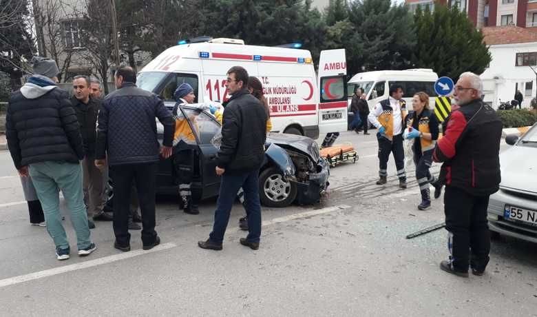 Elekçi Yokuşunda Trafik Kazası 1 Yaralı  - Samsun’un Bafra ilçesinde meydana gelen trafik kazasında 1 kişi yaralandı. 