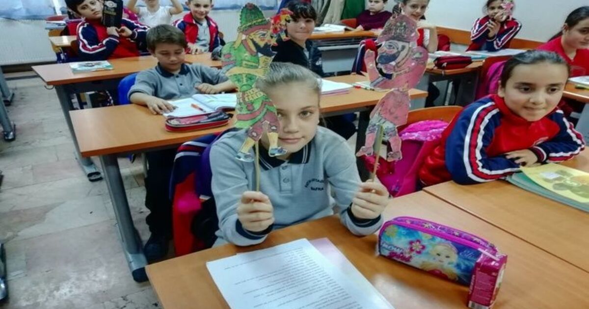 Fatih Ortaokulu Öğrencilerinden Hacivat-karagöz Etkinliği
