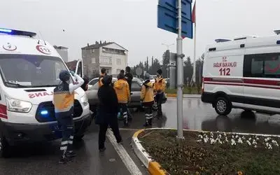 Karayolları Kavşağında Trafik Kazası: 1 Yaralı