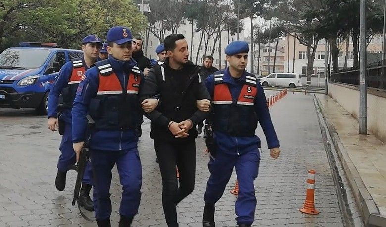 Samsun'da 5 Kişinin Yaralandığı'Tarla Sürme’ Kavgasına 2 Tutuklama - Samsun’un Bafra ilçesinde ‘tarla sürme’ meselesi yüzünden çıkan ve 5 kişinin yaralandığı kavgayla ilgili 2 kişi tutuklandı.