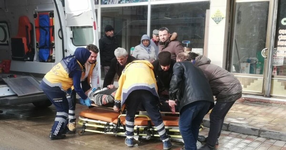 Çatıdan Havalandırma Boşluğuna Düşen Yaşlı Adam Yaralandı