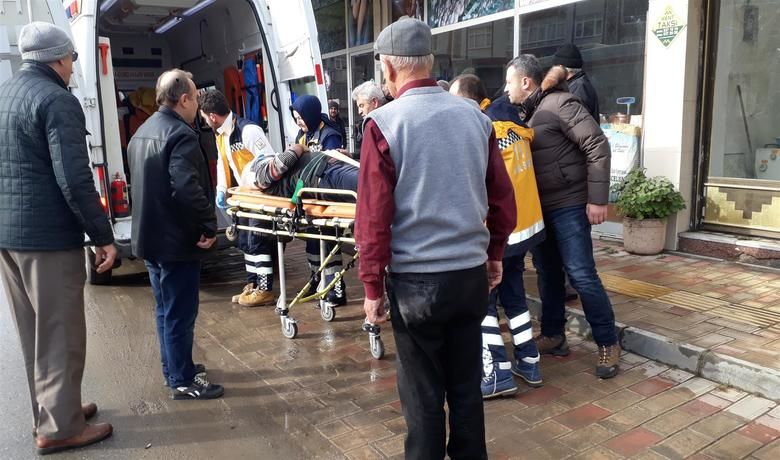 Çatıdan Havalandırma Boşluğuna DüşenYaşlı Adam Hayatını Kaybetti - Samsun'un Bafra ilçesinde çatıdan havalandırma boşluğuna düşen yaşlı adam hayatını kaybetti.