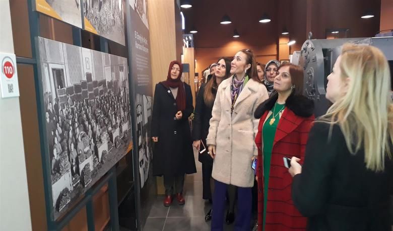 Tütmü’yü Turizm Bakanının Eşi de Beğenmedi - Turizm ve Kültür Bakanı’nın Eşi Pervin Ersoy, Samsun gezisi kapsamında Bafra Tütün Müzesini ziyaret etti.