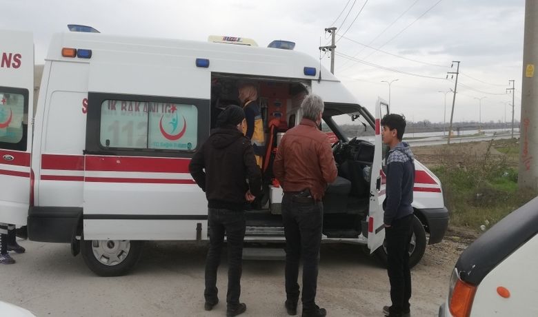 Minibüste Sinir Krizi Geçiren Genç KızPolisi Ve 112 Ekiplerini Alarma Geçirdi - Samsun’un Bafra ilçesinde minibüste sinir krizi geçiren genç kız polisi ve sağlık ekiplerini alarma geçirdi.