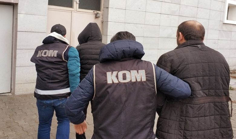 Samsun'da Silah Ticareti Operasyonu: 11 Gözaltı - Samsun'da silah ticaretine yönelik düzenlenen operasyonda 11 kişi gözaltına alındı.