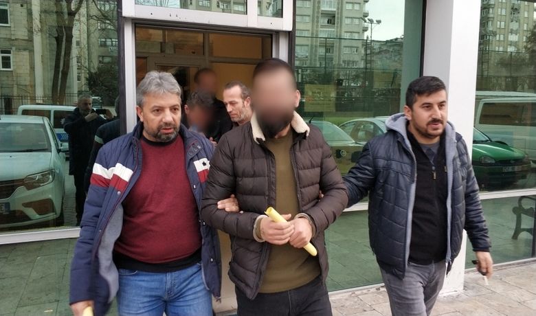 Samsun'da Silah Ticaretinden 3 Kişi Tutuklandı - Samsun'da silah ticaretine yönelik düzenlenen operasyonda gözaltına alınan 3 kişi mahkemece tutuklanırken, 4 kişi ise mahkemece adli kontrol şartıyla serbest bırakıldı.