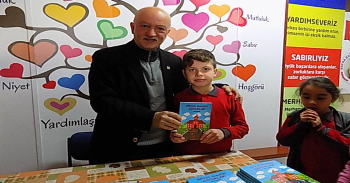 Şair Ve Yazar Oktay Zerrin Barbaros İlkokulunda