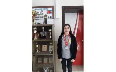 Yüzmede Samsun İkincisi Kolay Anadolu Lisesinden