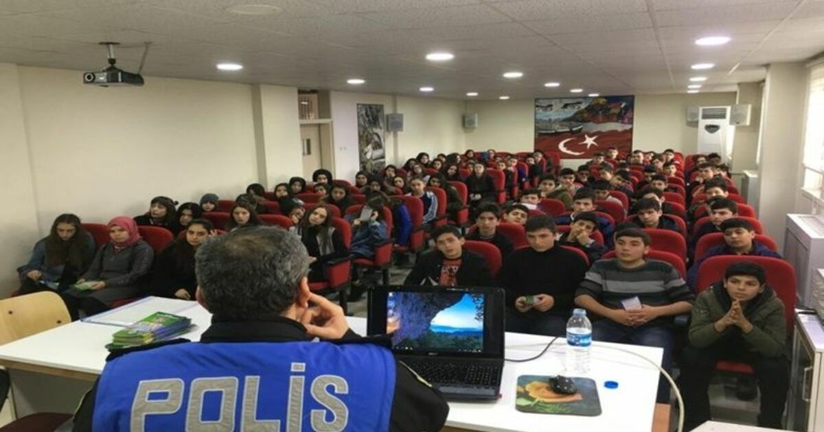 Bafra’da Öğrencilere Bağımlılık, Suç, Şiddet, Taciz Ve Cezalar Semineri