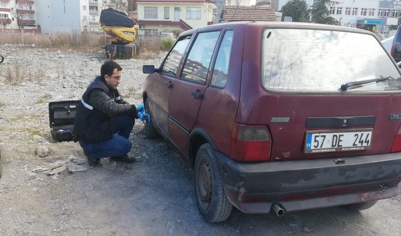 Bafra'da Esrarengiz Otomobil Hırsızlığı Olayı Otoparkta KaybolanOtomobil 4 Saat Sonra Aynı Otoparkta Bulundu - Samsun'un Bafra ilçesinde otoparkta otomobilini yerinde bulamayan şahıs polise aracının çalındığı ihbarını yaptı. 3 saat sonra otomobil aynı otoparkta park halinde bulundu.