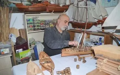 Emekli Öğretmenin Maket Gemi Hobisi
