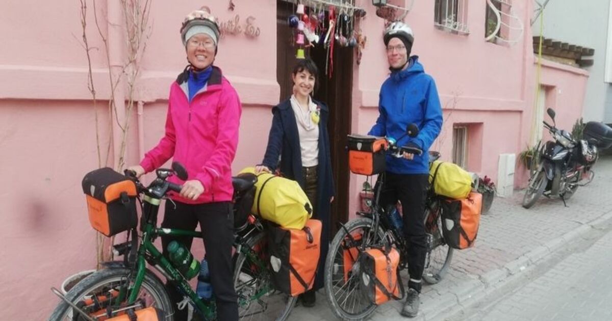 Almanya'dan Singapur’a Pedal Çeviriyorlar Couch Surfing Sistemi Üzerinden Samsun’un Bafra İlçesinde Bir Aileye Misafir Oldular