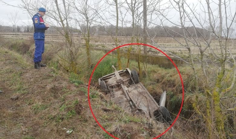 Cenaze Evine Giden Otomobil Kanala Uçtu: 2 Yaralı - Samsun’un Bafra ilçesinde cenaze evine giden otomobilin sulama kanalına uçtuğu kazada 2 kişi yaralandı.
