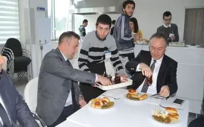 Özel Öğrencilere ‘servis Elemanı Yardımcılığı Kursu’