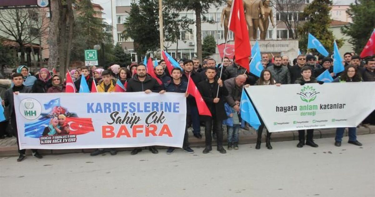 Bafra’da Doğu Türkistan’daki Zulme Ses Getirmek İçin Yürüdüler