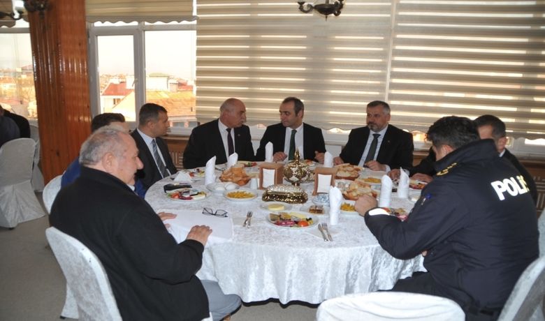 Bafra Tarımı Masaya Yatırıldı - Samsun Bafra Ziraat Odası tarafından tarım ve hayvancılık alanlarında verimliliğin arttırılması için bir toplantı düzenlendi.