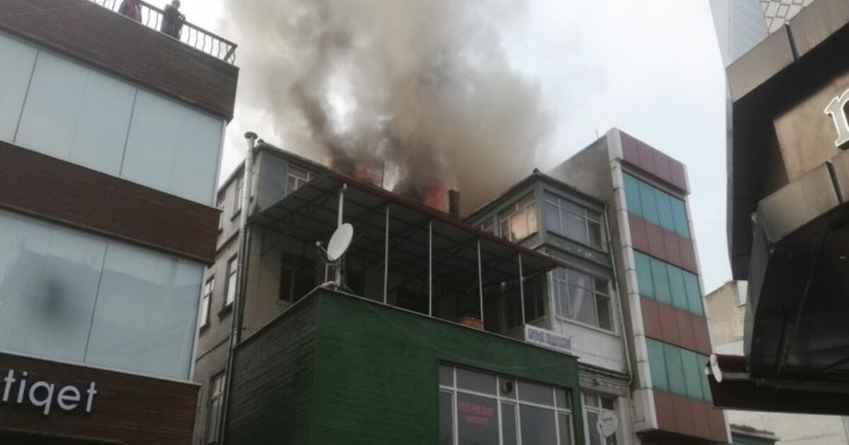 4 Katlı Binada Çıkan Yangın Güçlükle Söndürüldü