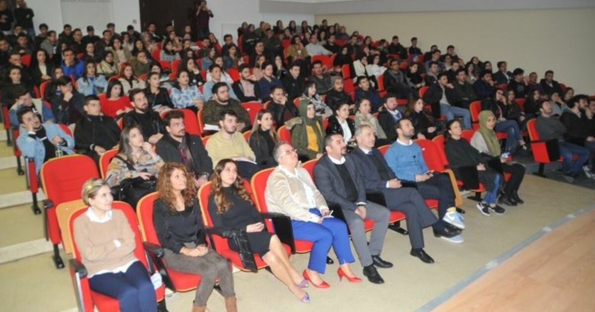 Ünlü Sanatçı Cenk Doğar, Öğrencilerle Bir Araya Geldi