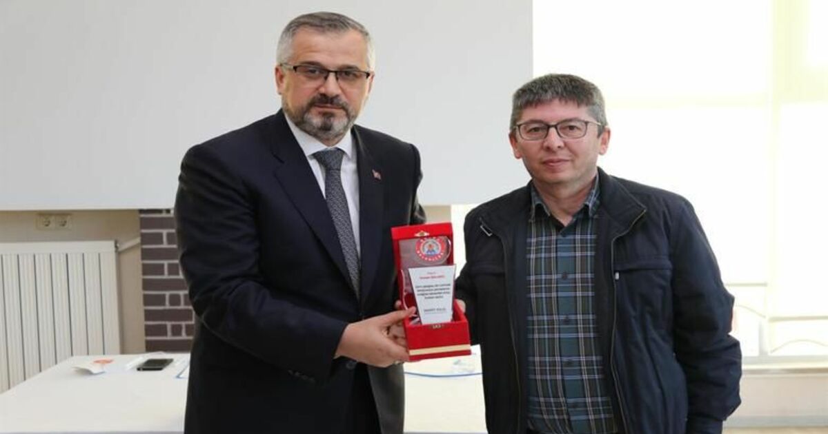 Başkan Kılıç'tan Meclis Üyelerine Plaket 