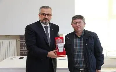 Başkan Kılıç'tan Meclis Üyelerine Plaket 
