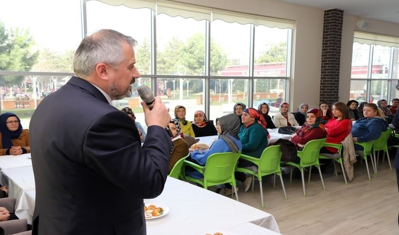 Bafralı Kadınlar Sordu, Başkan Kılıç Cevapladı - Bafra Belediye Başkanı ve Cumhur İttifakı AK Parti Bafra Belediye Başkan Adayı Hamit Kılıç, toplumun her kesimi ile bir araya gelerek düşüncelerini dinlemeye, ortak aklın gereğini yapmaya devam ediyor.