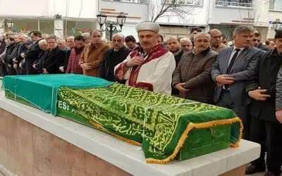 Cumhuriyet Mahallesi Muhtarı Akif Güler’in Annesi Defnedildi 