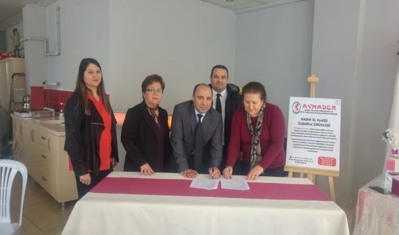 İşkur Ve Aynader İşBirliğinde Kadın Girişimcilere Eğitim - Bafra İŞKUR Hizmet Merkezi, Kadın Hayatını Destekleme ve Sivil Toplumu Bilinçlendirme Derneği (AYNADER) ve Samsun KOSGEB Müdürlüğü iş birliğinde kendi işini kurmak isteyen kadın girişimcilere yönelik 21-24 Mart tarihlerinde Uygulamalı Girişimcilik Eğitimi yapılması için protokol imzalandı.