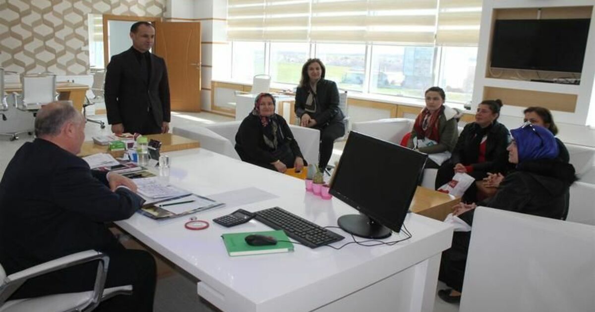 Chp Kadın Kollarından Çözüm Kolejine Ziyaret 