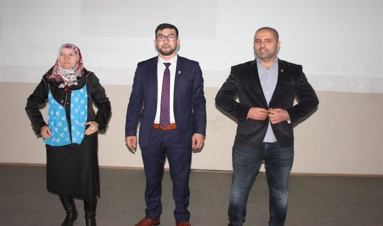 Dsp Bafra Belediye BaşkanAdayı Zeynep Çiçek’e Tanıtım Toplantısı - Demokratik Sol Parti (DSP) Genel Merkezi tarafından Bafra Belediye Başkan adayı gösterilen Zeynep Çiçek ve Meclis üyeleri düzenlenen törenle Bafra kamuoyuna tanıtıldı. 