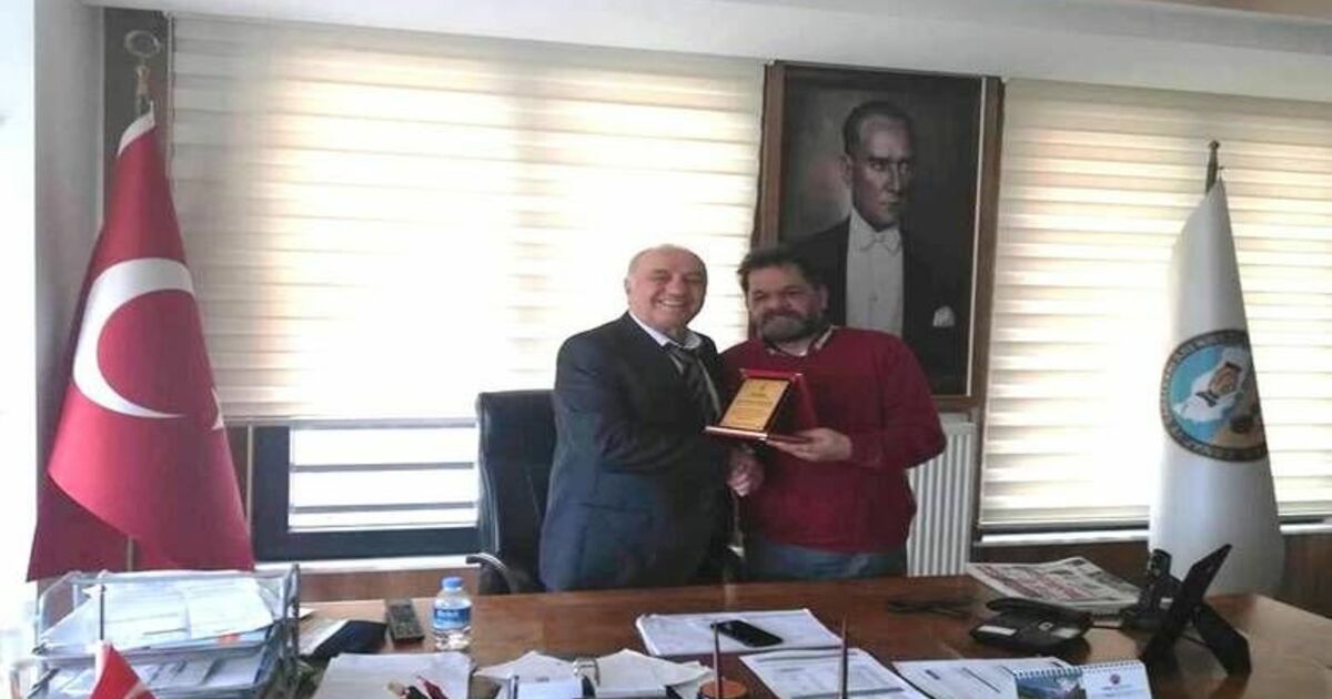 Bafra Musıki Cemiyeti Tsm Koro Şefi Demir'dengenççakır' A Plaket