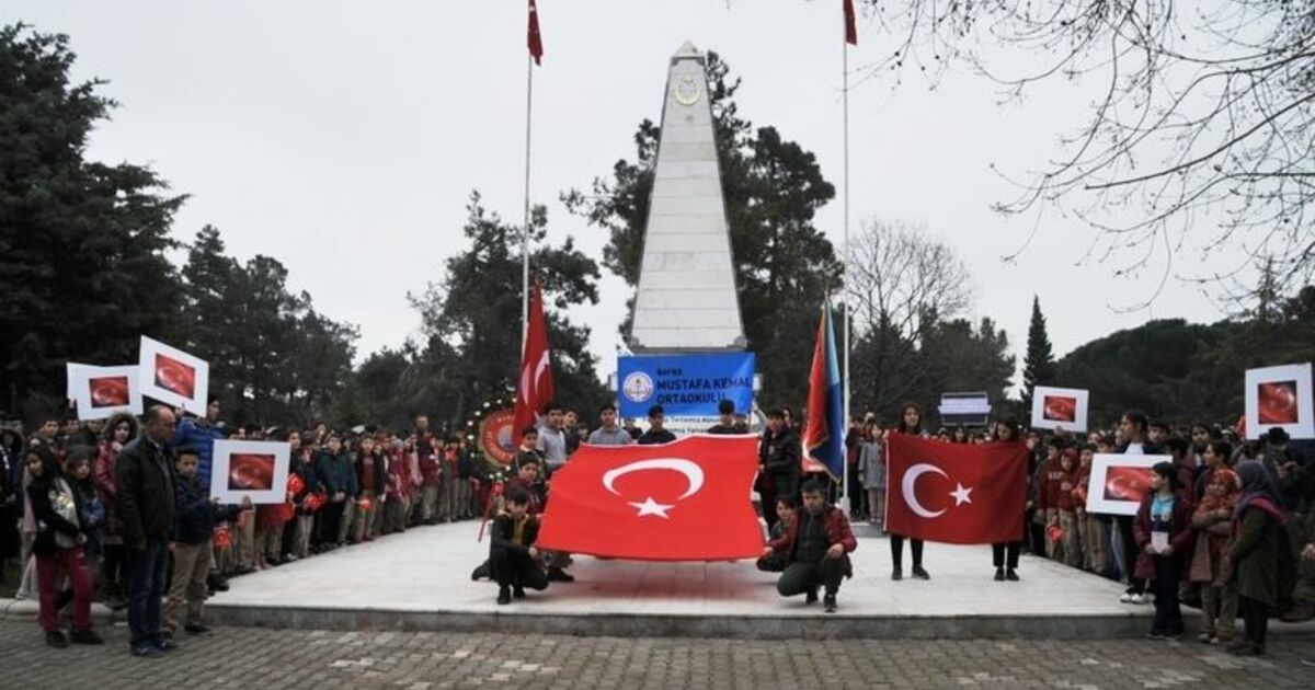 Öğrencilerden Çanakkale Şehitlerine Dua