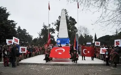 Öğrencilerden Çanakkale Şehitlerine Dua