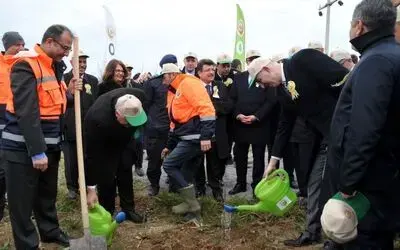 Adalet Ormanı'nda Meyve Fidanları Toprakla Buluşturuldu