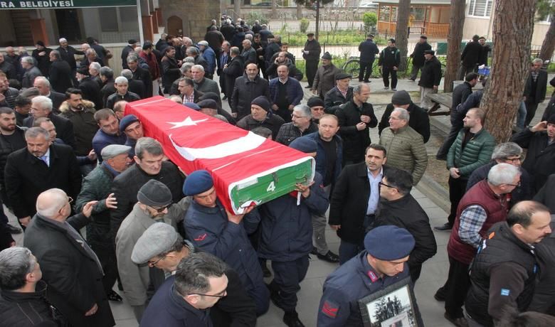 Hasan Balakçı Son Yolculuğuna Uğurlandı  - Bafra eşrafından merhum İlhami Balakçı'nın oğlu, merhum Yılmaz Balakçı'nın, emekli öğretmen İlhan Önbaş'ın, Helim Balakçı'nın kardeşi, Hasan ve Hüseyin Balakçı'nın babası, Ayşenur Balakçı'nın eşi, emekli Deniz Kıdemli Astsubay Başçavuş Yalçın Balakçı vefat etti.  