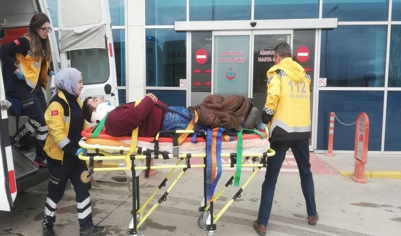 Ticari Araçla Motosiklet Çarpıştı: 1 Yaralı