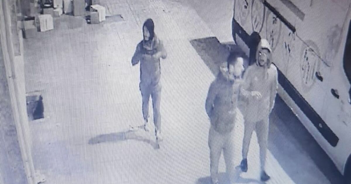 Sivil Ekiplere Otostop Çektiler, Yakayı Ele Verdiler