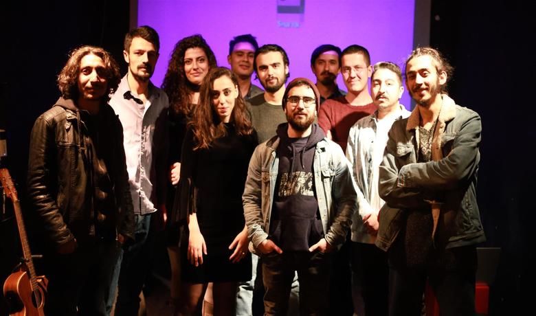 Bafralı Yönetmen Alişan Yılmaz’ınLeke Dizisinin Galası Yapıldı  - Bafralı genç yönetmen ve yazar Alişan Yılmaz’ın Leke isimli internet dizisinin galası Ankara yapıldı. 