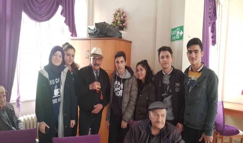 Kızılırmak Öğrenci Meclisinden 75. Yıl Huzur Evine Ziyaret