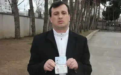 Görme Engelli Dernek Başkanına Sandıkta Refakatçi Engeli Vatandaşların Müdahalesi Sonucunda Dernek Başkanı Oy Kullanabildi