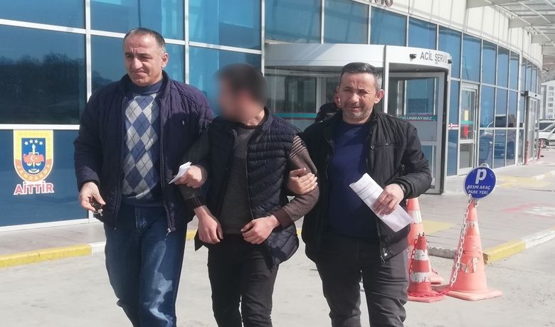 Sınava Kurşun KalemYerine Tabanca Kurşunuyla Geldi - Samsun’un Bafra ilçesinde açık öğretim sınavına cebinde tabanca mermisiyle gelen şahıs polis tarafından gözaltına alındı.