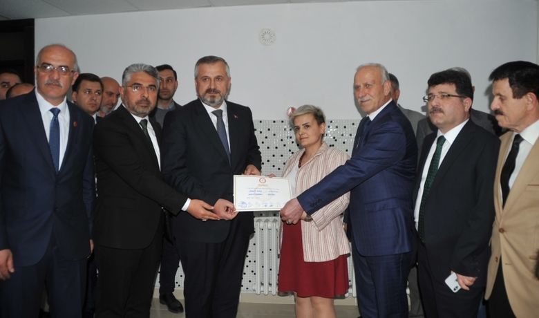 Bafra Belediye Başkanı Kılıç, Mazbatasını Aldı - Samsun’un Bafra  ilçesinde yeniden belediye başkanı olarak seçilen Hamit Kılıç, mazbatasını aldı.