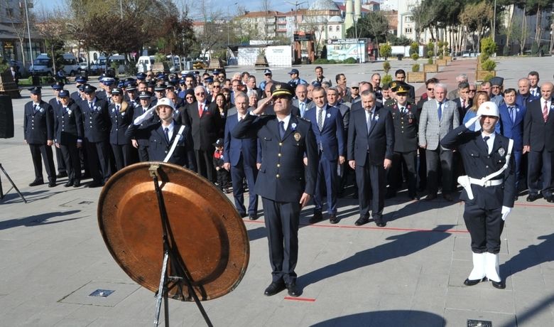 Bafra’da Polis Haftası Töreni - Samsun’un Bafra ilçesinde, Türk Polis Teşkilatı'nın kuruluşunun 174. yıldönümü ve 10 Nisan Polis Haftası düzenlenen törenlerle kutlandı.